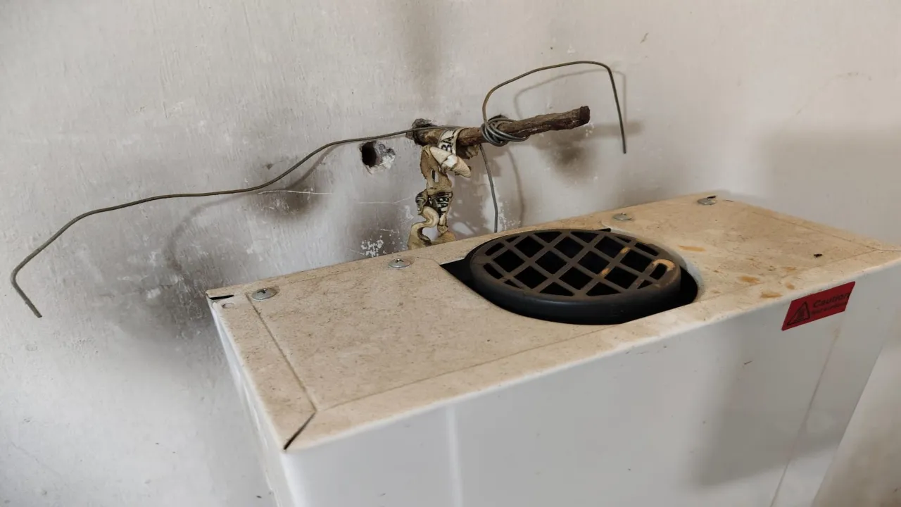 Barabanki News : तेज धमाके से फटा गीजर, पिता-पुत्र की हालत गंभीर