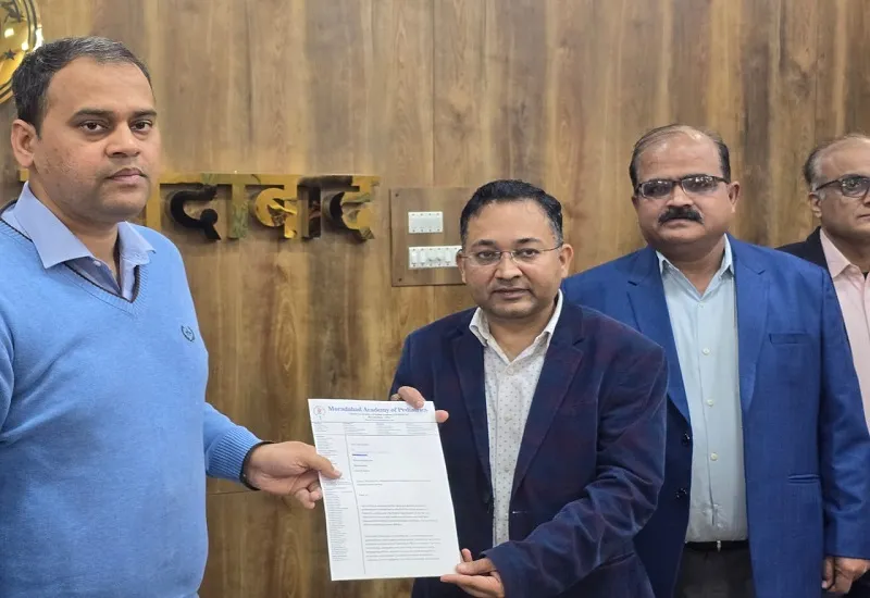 मुरादाबाद : चिकित्सकों पर अनावश्यक न दर्ज हों मुकदमे, सुप्रीम कोर्ट के निर्देशों का हो पालन...डीएम-एसएसपी से मिले चिकित्सक