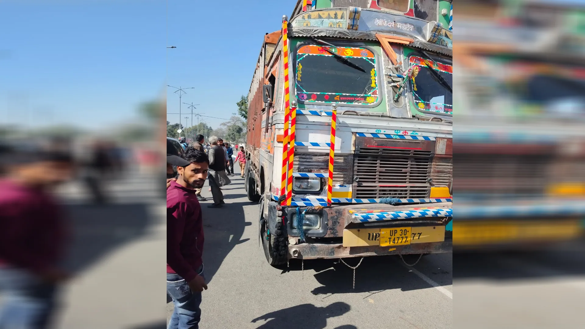 शाहजहांपुर: एनटीआई शिक्षक की पत्नी की ट्रक से कुचलकर मौत, तीन साल की बेटी घायल