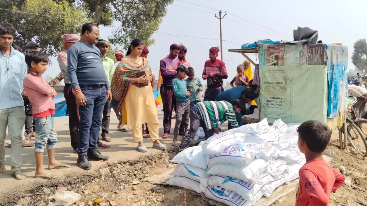 Barabanki News : नष्ट कराया डेढ़ लाख का 40 हजार पाउच पानी, FSDA ने महादेवा मेले में की कार्रवाई