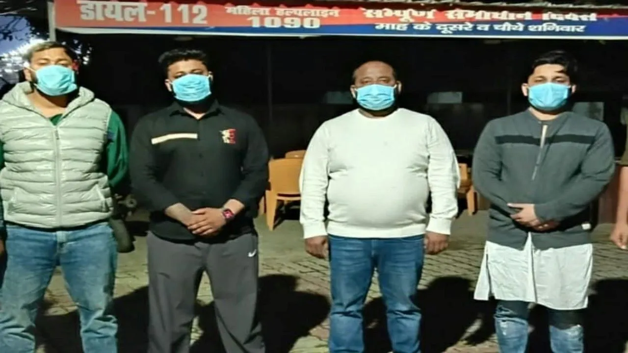 भारत की जीत पर मनाया जा रहा था जश्न, विरोध का आरोप, शहर में बवाल करने वालों को पुलिस ने दबोचा 