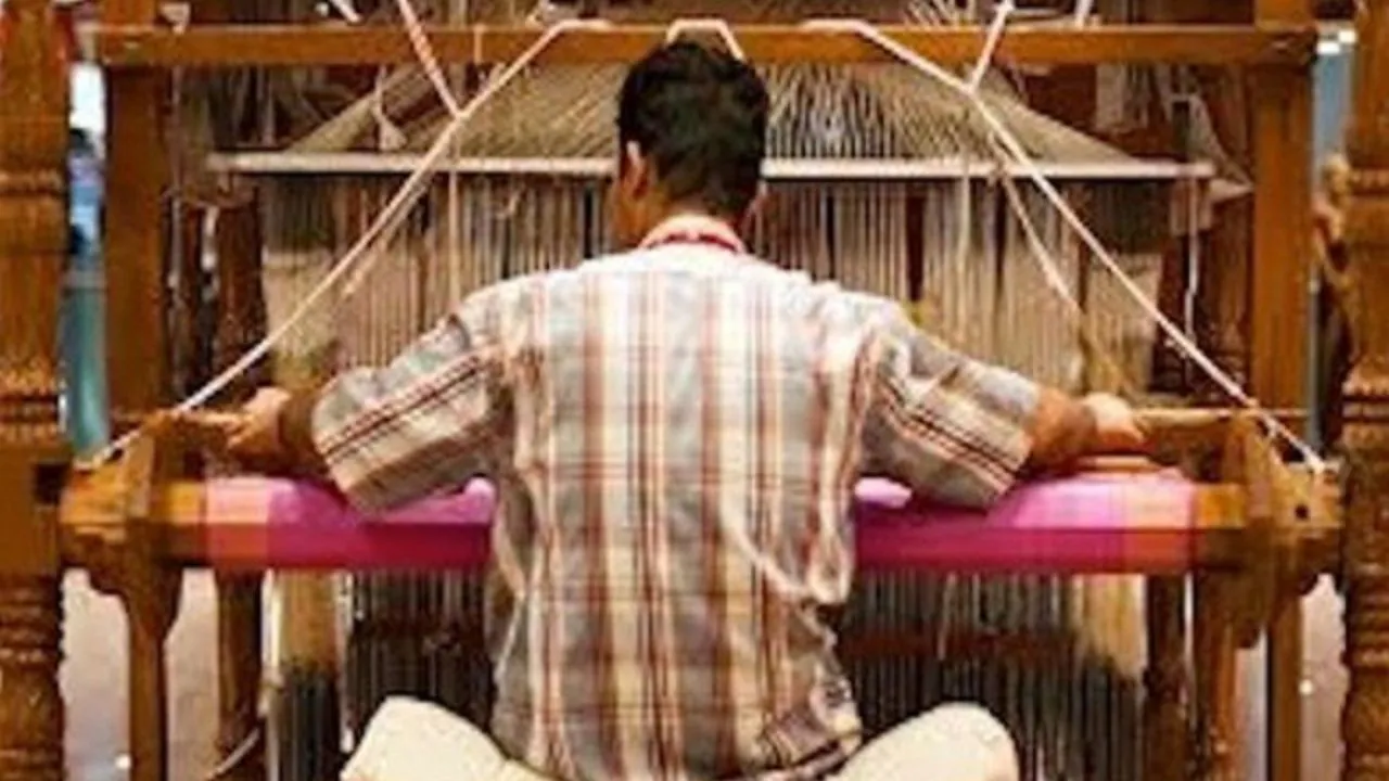 बुनकरों के बच्चों की कैसे होगी पढ़ाई?...कानपुर में बुनकर बोले- बजट में मायूसी ही हाथ लगी