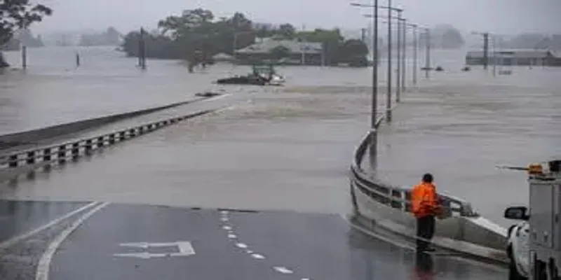 ऑस्ट्रेलिया के पूर्वोत्तर क्षेत्र को भारी बाढ़ की चेतावनी, दो लोगों की मौत...संपत्तियों को हुआ नुकसान 