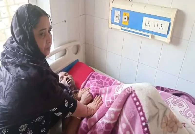 मुरादाबाद : युवक ने महिला के उपर फेंका ज्वलनशील पदार्थ , चेहरा बुरी तरह झुलसा...जानिए पूरा मामला