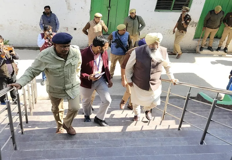 संभल : राष्ट्रीय अल्पसंख्यक आयोग अध्यक्ष ने किया हिंसा वाले इलाकों का दौरा, जाना सच