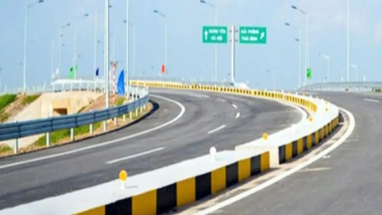 आज से जा सकेंगे हल्के वाहन: लखनऊ कानपुर एक्सप्रेस-वे का इतने फीसद काम पूरा, इस महीने से शुरू हो जाएगा भारी वाहनों का परिचालन