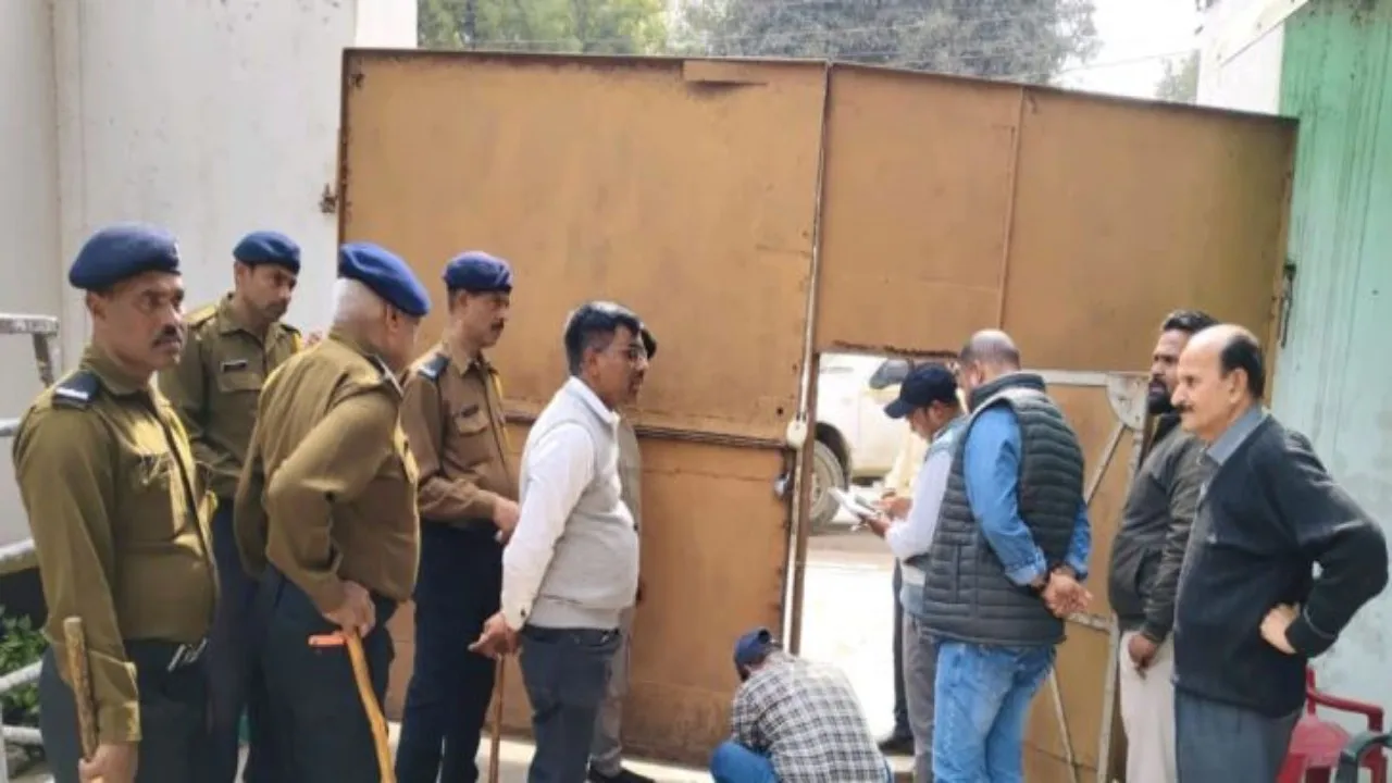 लखनऊ: गृहकर बकाये पर PWD के पांच भवन सील, 1.70 करोड़ रुपये था बकाया