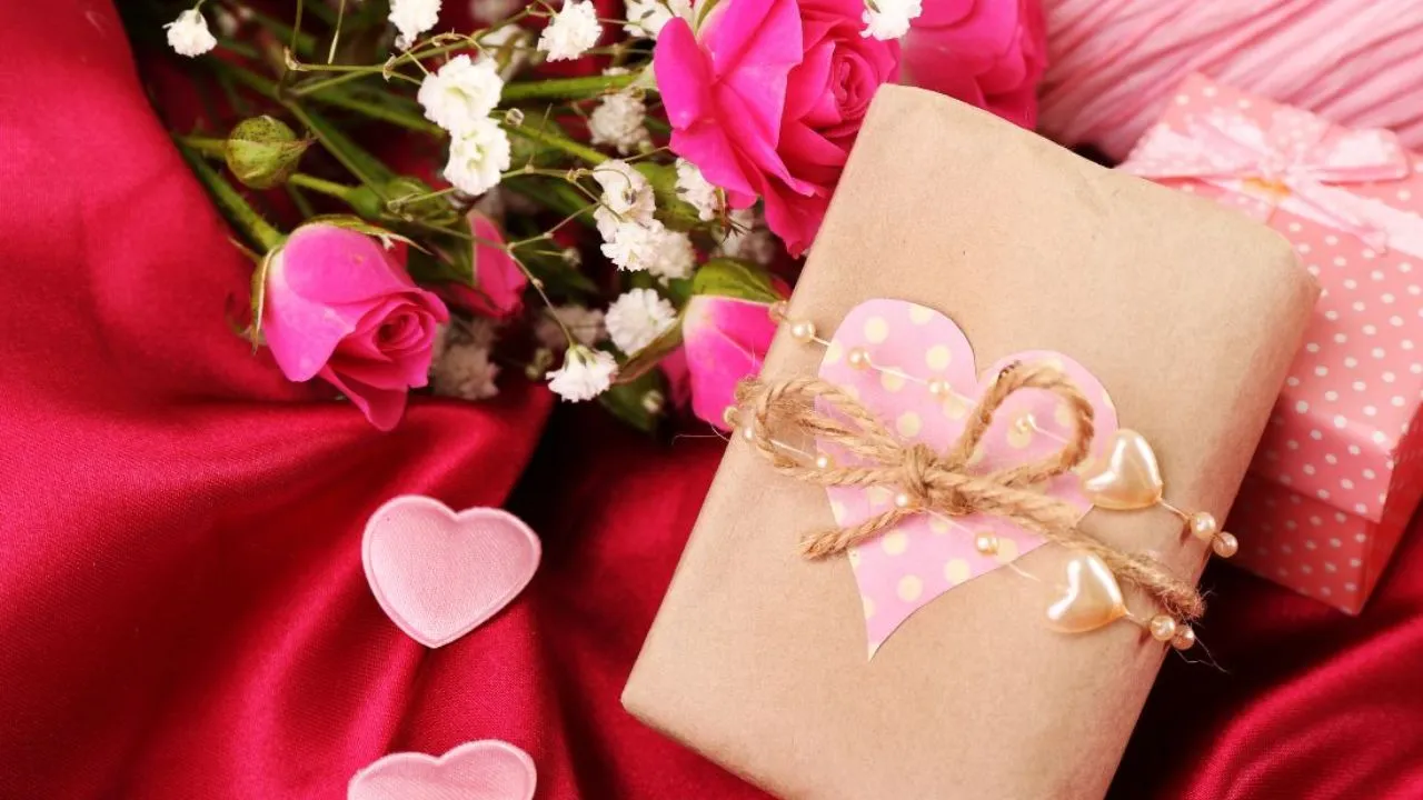 Valentine Day 2025: किसकी याद में मनाया जाता है वैलेंटाइन डे? बड़ी रोचक है कहानी...यहां जानिए