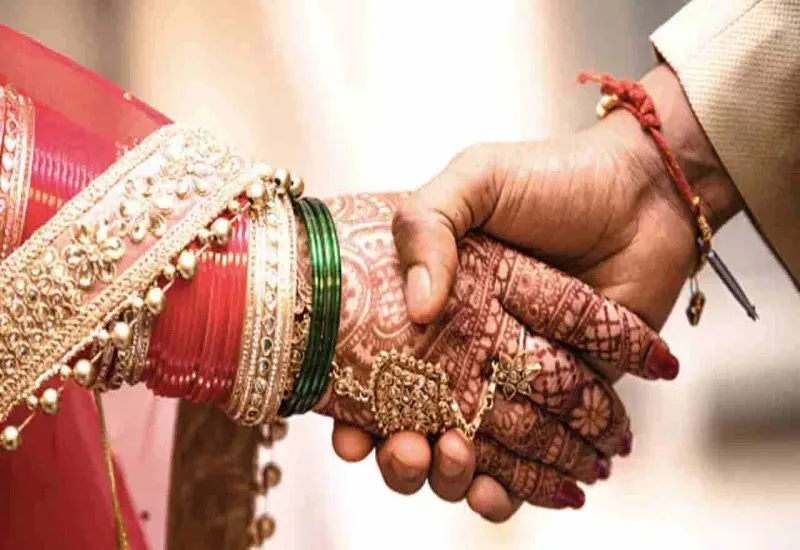 हिंदू युवक ने मुस्लिम बनकर रचाई शादी, अब युवती को दहेज के लिए कर रहा प्रताड़ित, जानें क्या है पूरा मामला