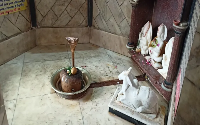 Amroha : श्री झारखंड महादेव शिवाला मंदिर पर होती है मुराद पूरी, मंदिर में भगवान भोलेनाथ निराकार रूप में है विराजमान