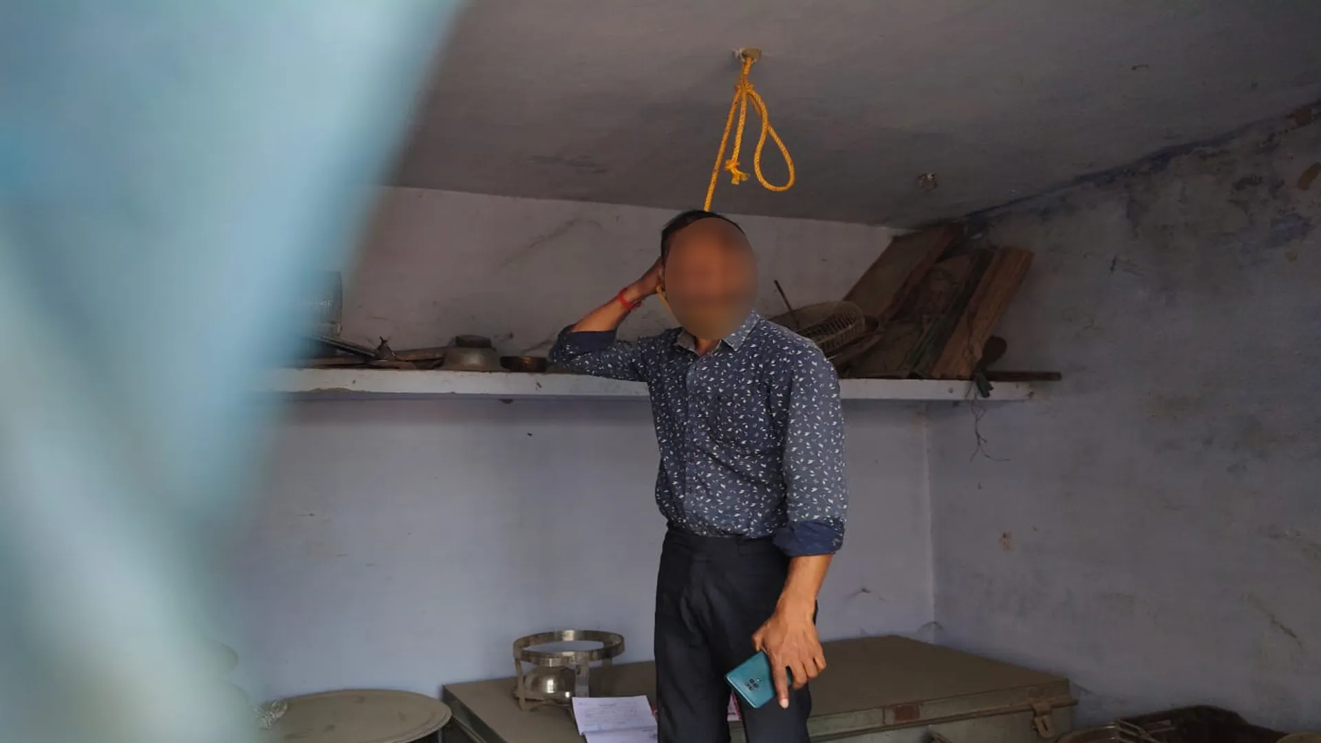 लखीमपुर खीरी: गले में फंदा डालकर सुसाइड नोट किया वायरल...ऐसे बची युवक की जान