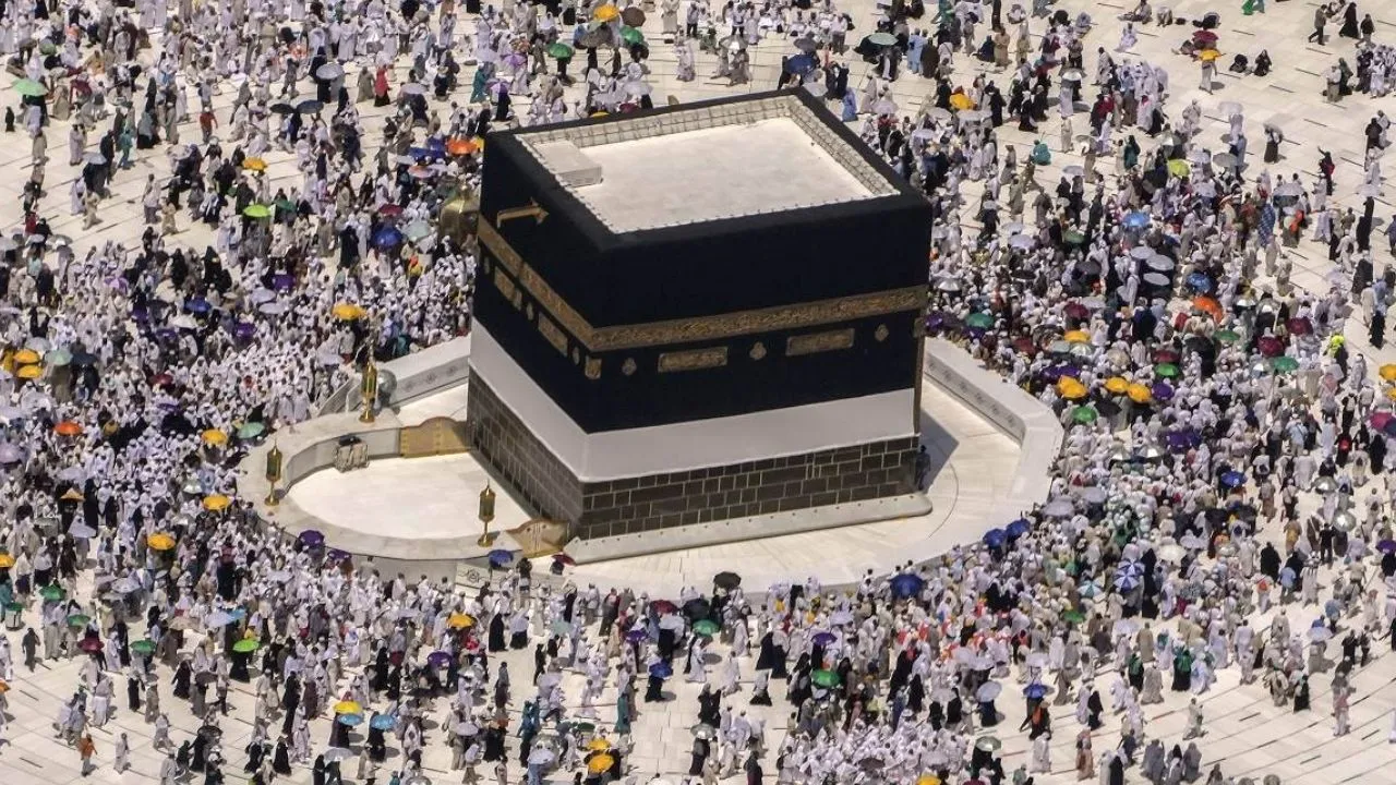 तीसरी किस्त को लेकर हज आजमीन में संशय, हज कमेटी ने अभी तक नहीं बताई राशि, पासपोर्ट जमा करने की अंतिम तारीख खत्म