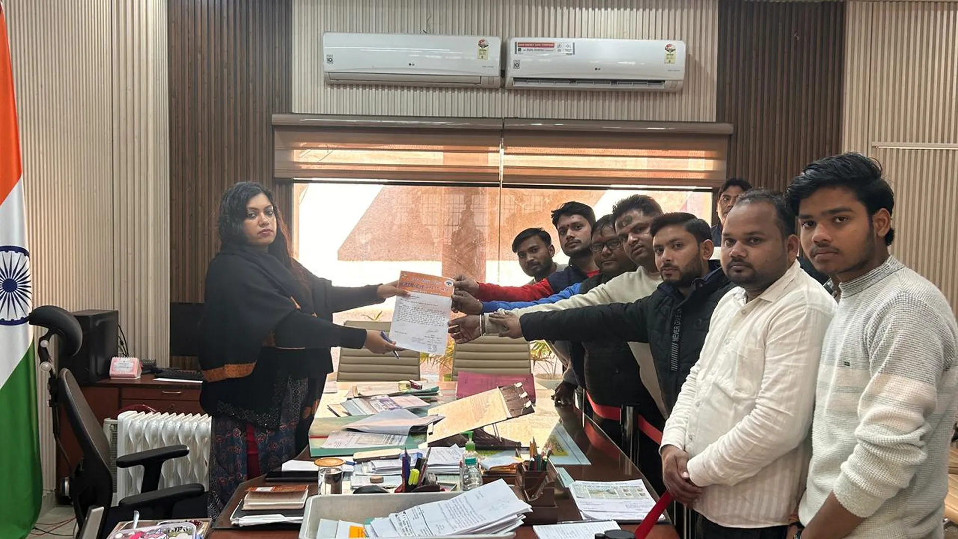 कासगंज: हिंदू संगठन बोले धार्मिक भावनाएं हो रहीं आहत, शराब के ठेकों पर कसे लगाम