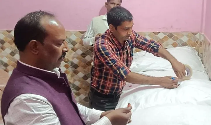 लखीमपुर खीरी: त्योहार पर मिलावटखोरी, प्रदूषित मावा नष्ट कराया