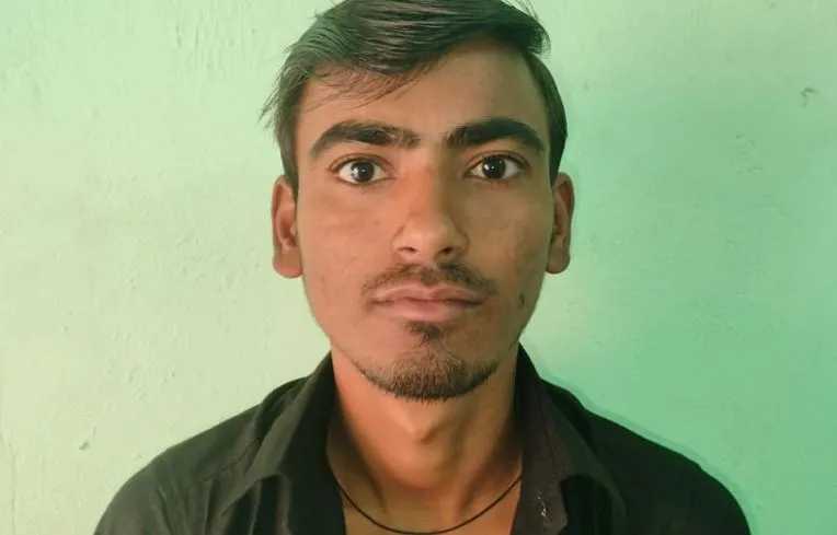 बदायूं: बाइक और ई-रिक्शा की भिड़ंत में युवक की मौत, एक घायल