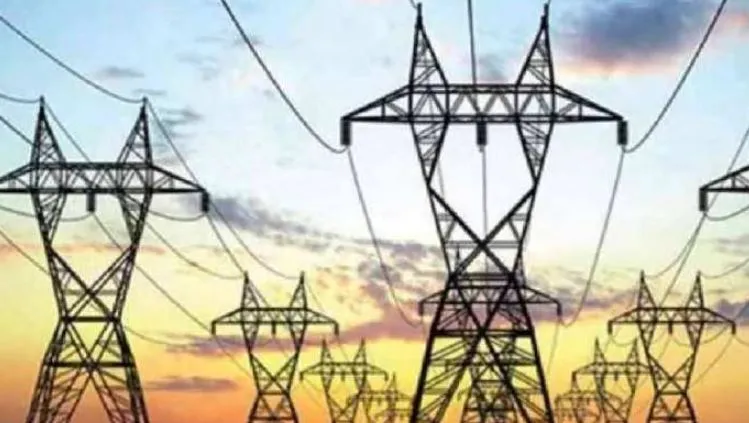 Bareilly: सभी बिजली कर्मचारियों की छुट्टी कैंसिल, होलिका दहन स्थलों पर तैनात करने का आदेश