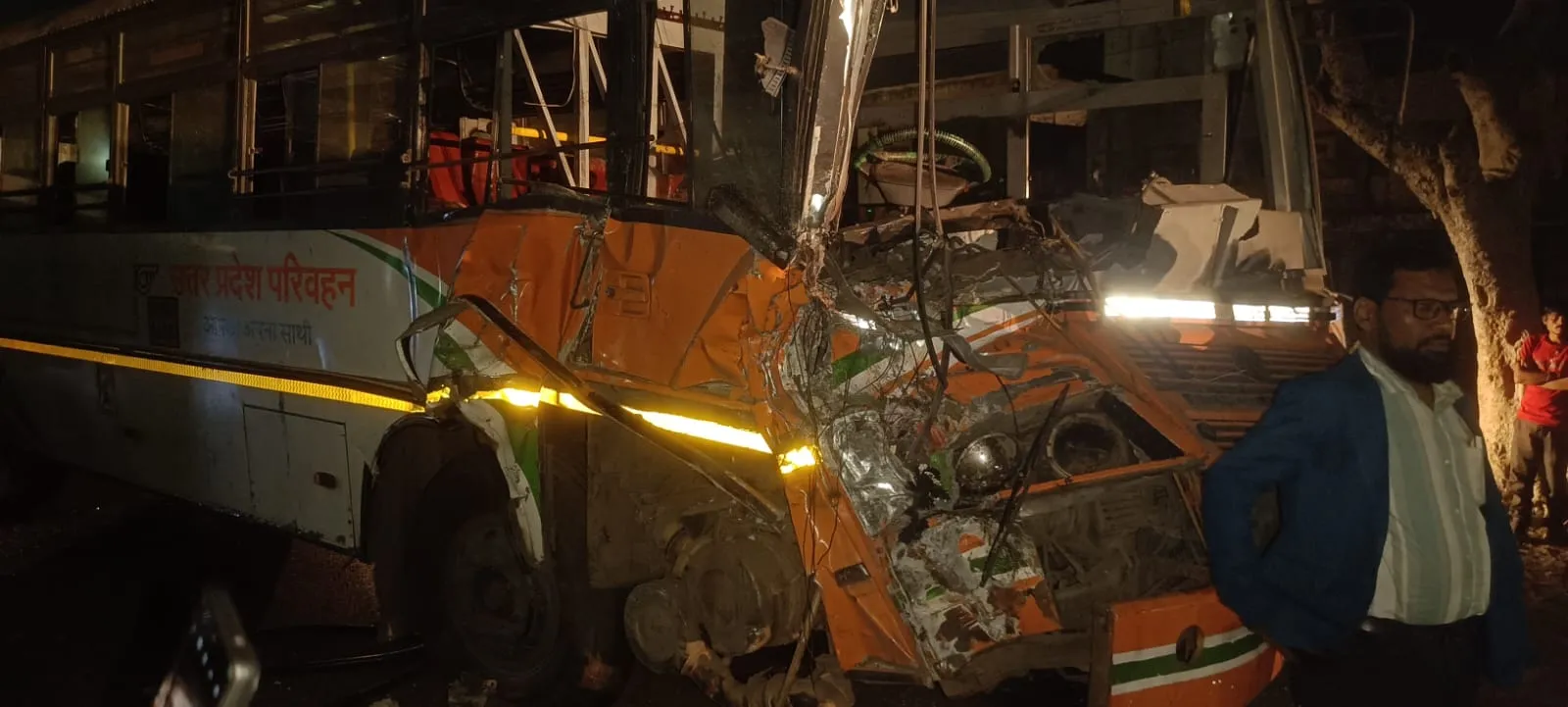 मीतई में भिड़ी हाथरस व काठगोदाम डिपो की बसें, चालक की मौत