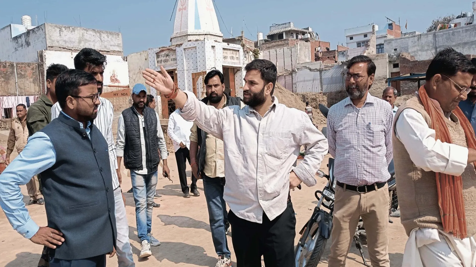 लखीमपुर खीरी : पौराणिक शिव मंदिर में कॉरिडोर सौंदर्यीकरण, कार्य होने तक अब दक्षिण द्वार से होगा प्रवेश