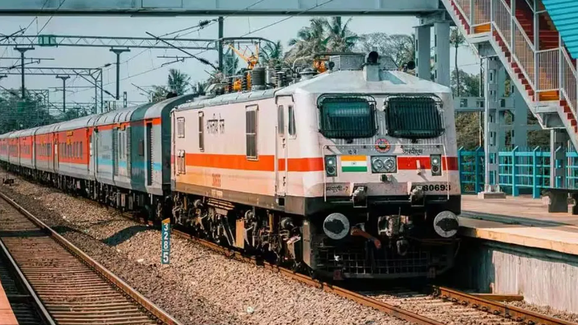 Bareilly: छपरा-कासगंज साप्ताहिक होली स्पेशल ट्रेन का संचालन शुरू