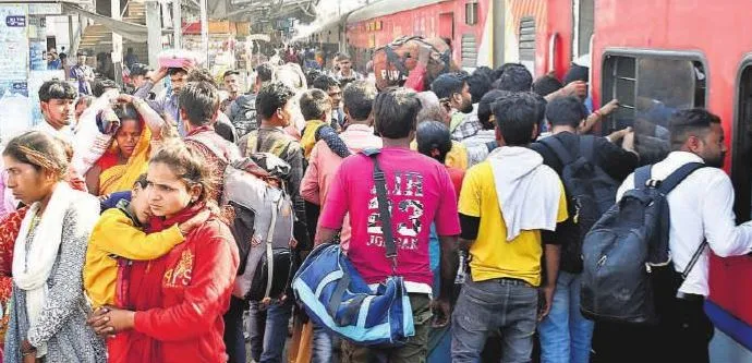 बरेली: होली के बाद ट्रेनों में भीड़, स्पेशल ट्रेनें चल रही खाली 