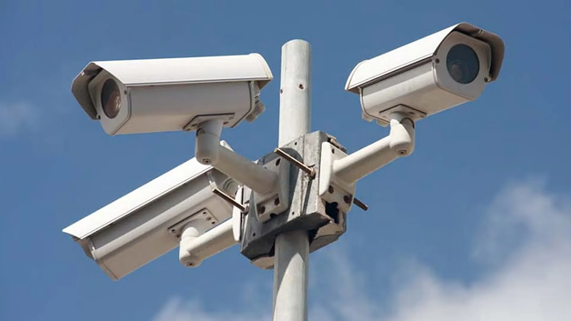 Bareilly: ग्राम पंचायतों में सीसीटीवी कैमरे लगाने के लिए आगे आईं 18 फर्में