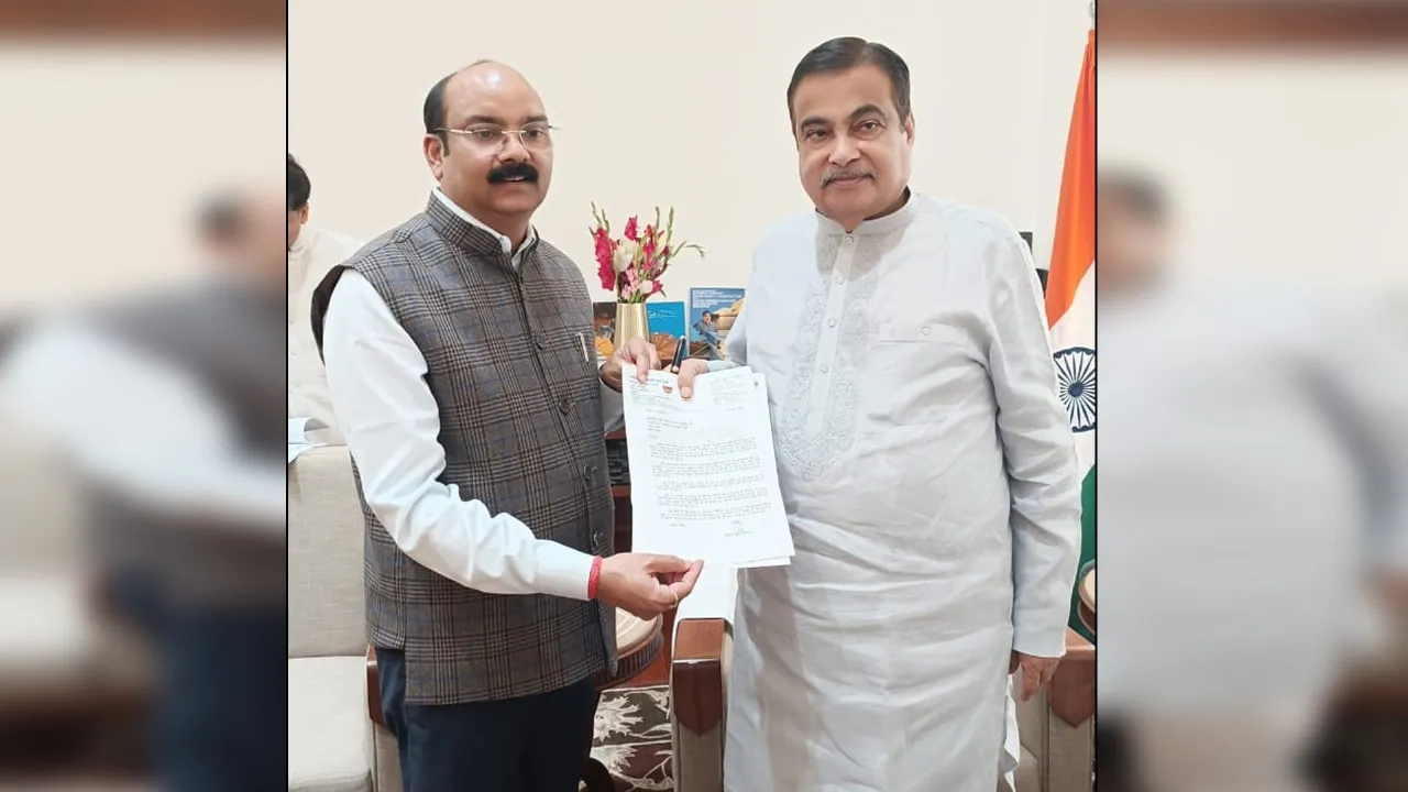 शाहजहांपुर: केंद्रीय मंत्री नितिन गडकरी से सांसद अरुण सागर की मुलाकात, विकास कार्यों पर चर्चा