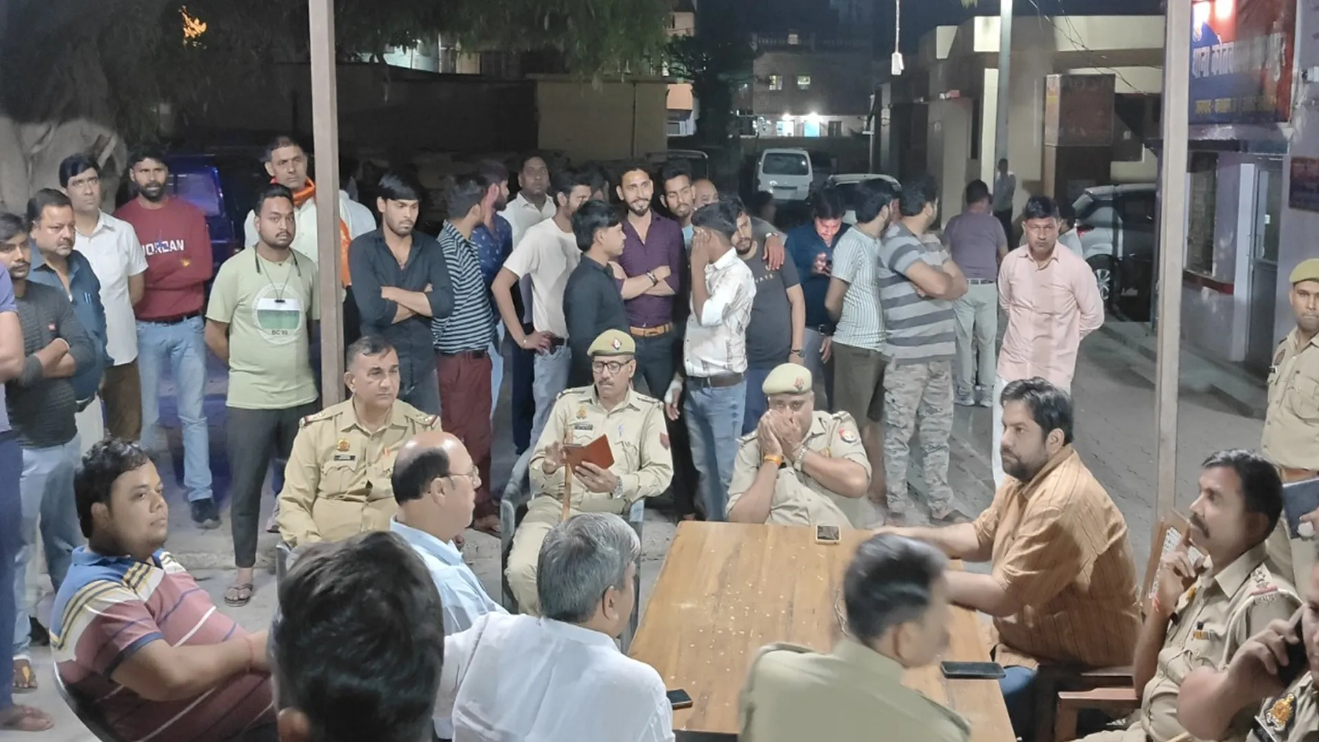 कासगंज: अमांपुर नगर पंचायत अध्यक्ष समेत चार पर रिपोर्ट दर्ज