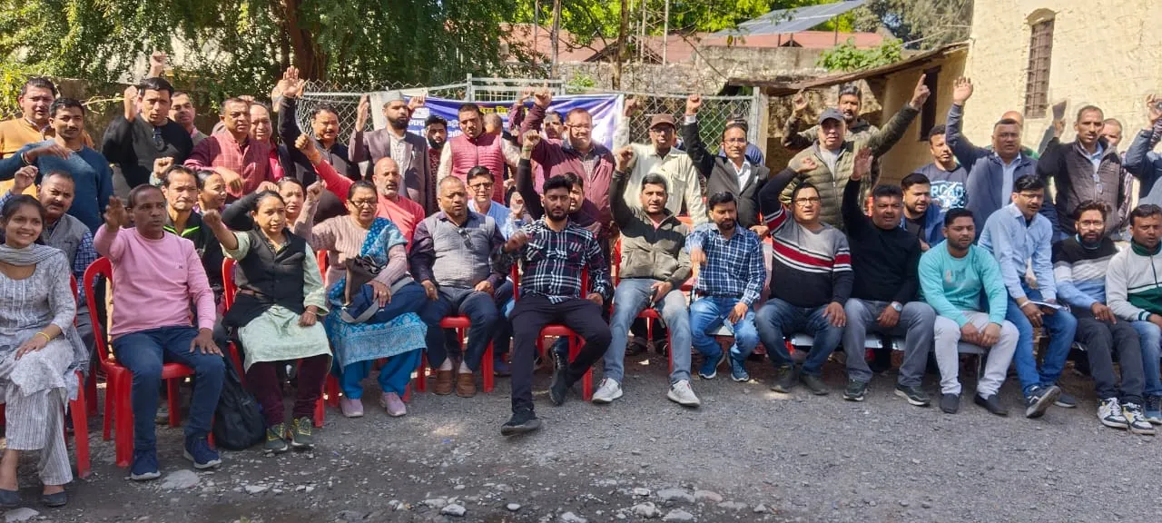 पांच मार्च को होगी महासभा, तहसील में विरोध जारी