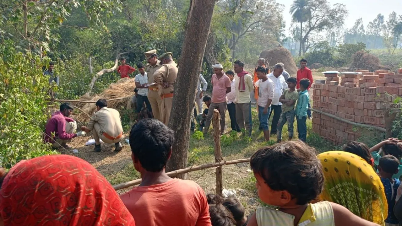 Sitapur News: नवजात का शव मिलने से मचा हड़कंप, ग्रामीणों में आक्रोश