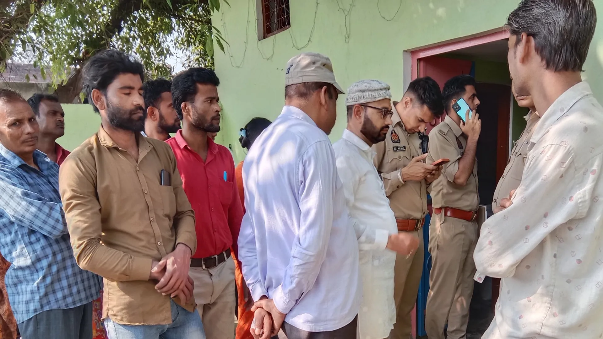 शाहजहांपुर: संदिग्ध परिस्थितियों में फंदे पर लटका मिला विवाहिता का शव