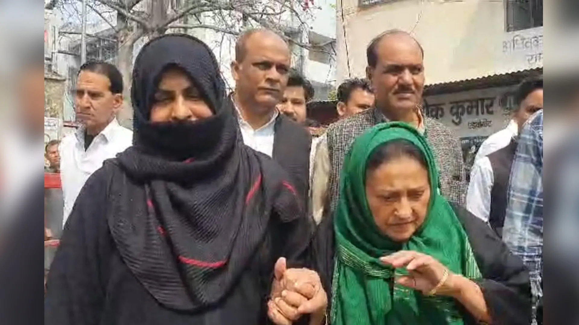 रामपुर : आजम की पत्नी डॉ. तजीन, बेटे अदीब और बहन निगहत अफलाक की बढ़ी अंतरिम जमानत