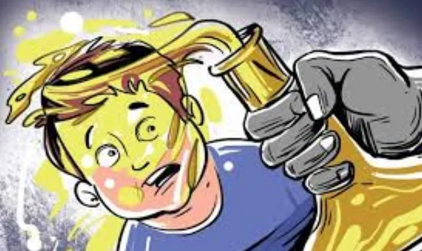 बरेली: मेडिकल स्टोर संचालक पर तेजाब से हमला, चेहरा झुलसा...CCTV फुटेज खंगाल रही पुलिस