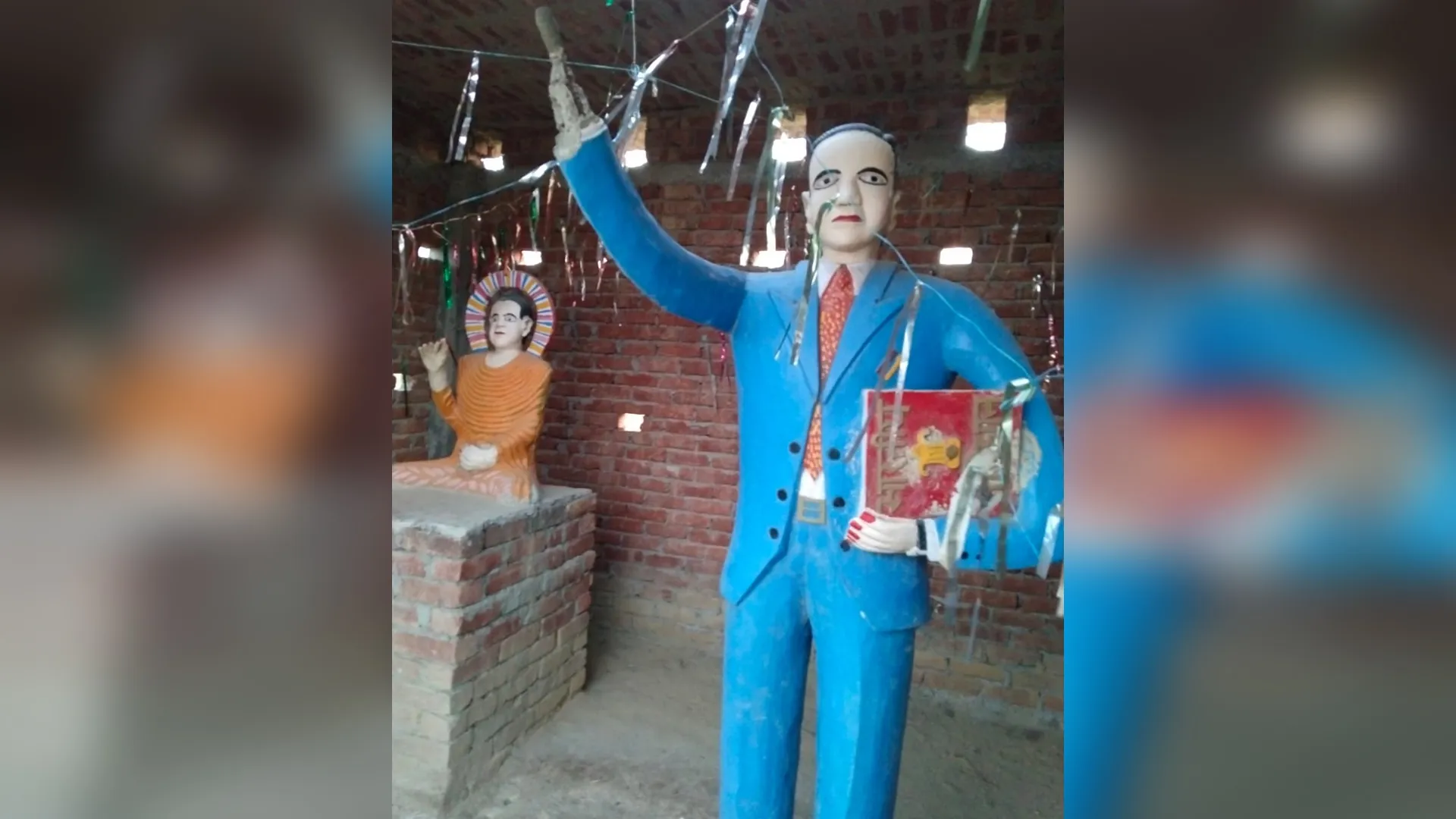 रामपुर : आंबेडकर मूर्ति का हाथ किया क्षतिग्रस्त, तनाव...ग्रामीणों ने आरोपी को पकड़कर पुलिस को सौंपा