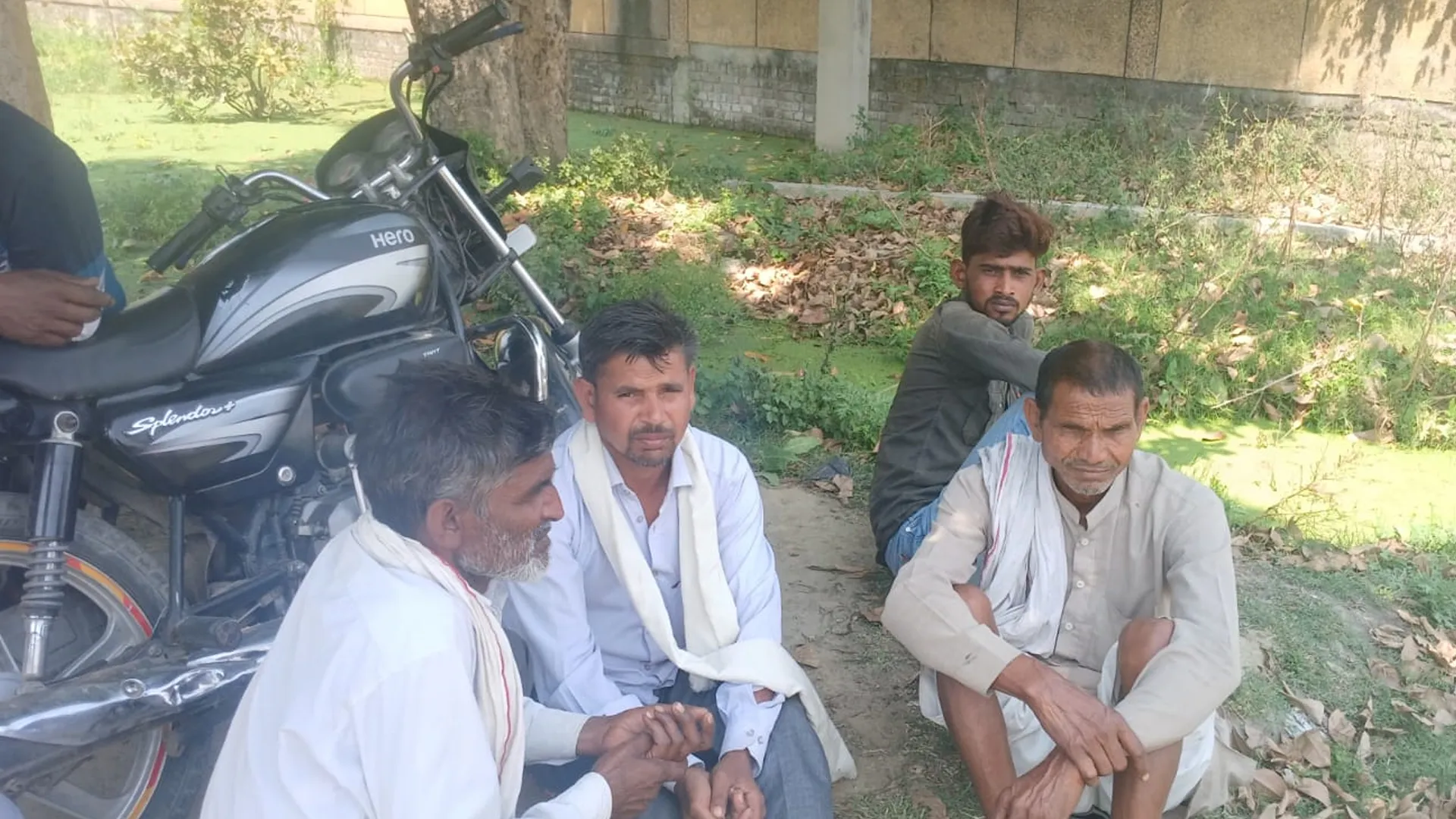 कासगंज : फंदे पर लटका मिला महिला का शव, छह माह पूर्व हुई थी शादी
