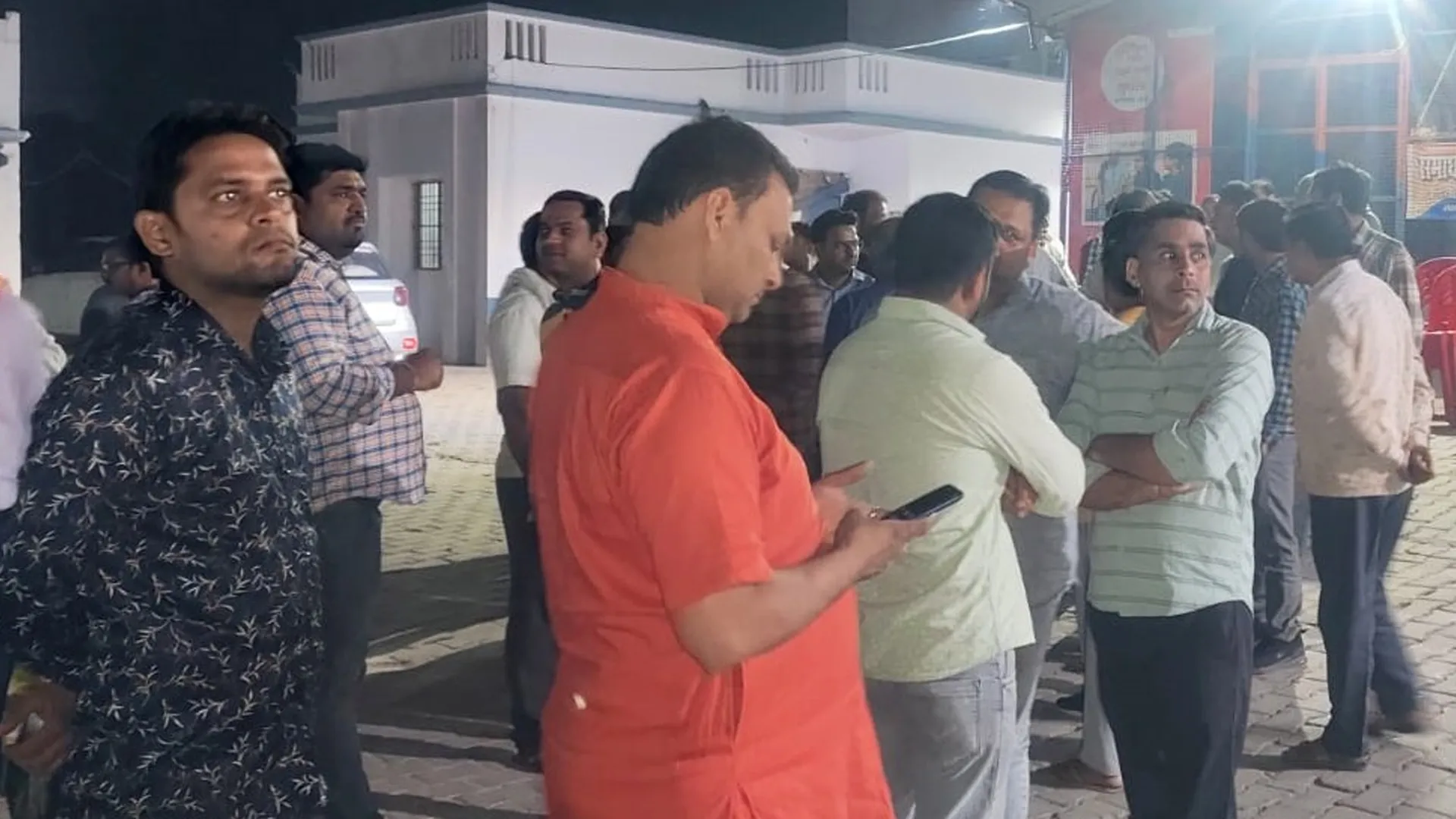 बदायूं : दुकान बंद करके घर जा रहे सराफा व्यापारी से तमंचे के बल पर 6 लाख की लूट