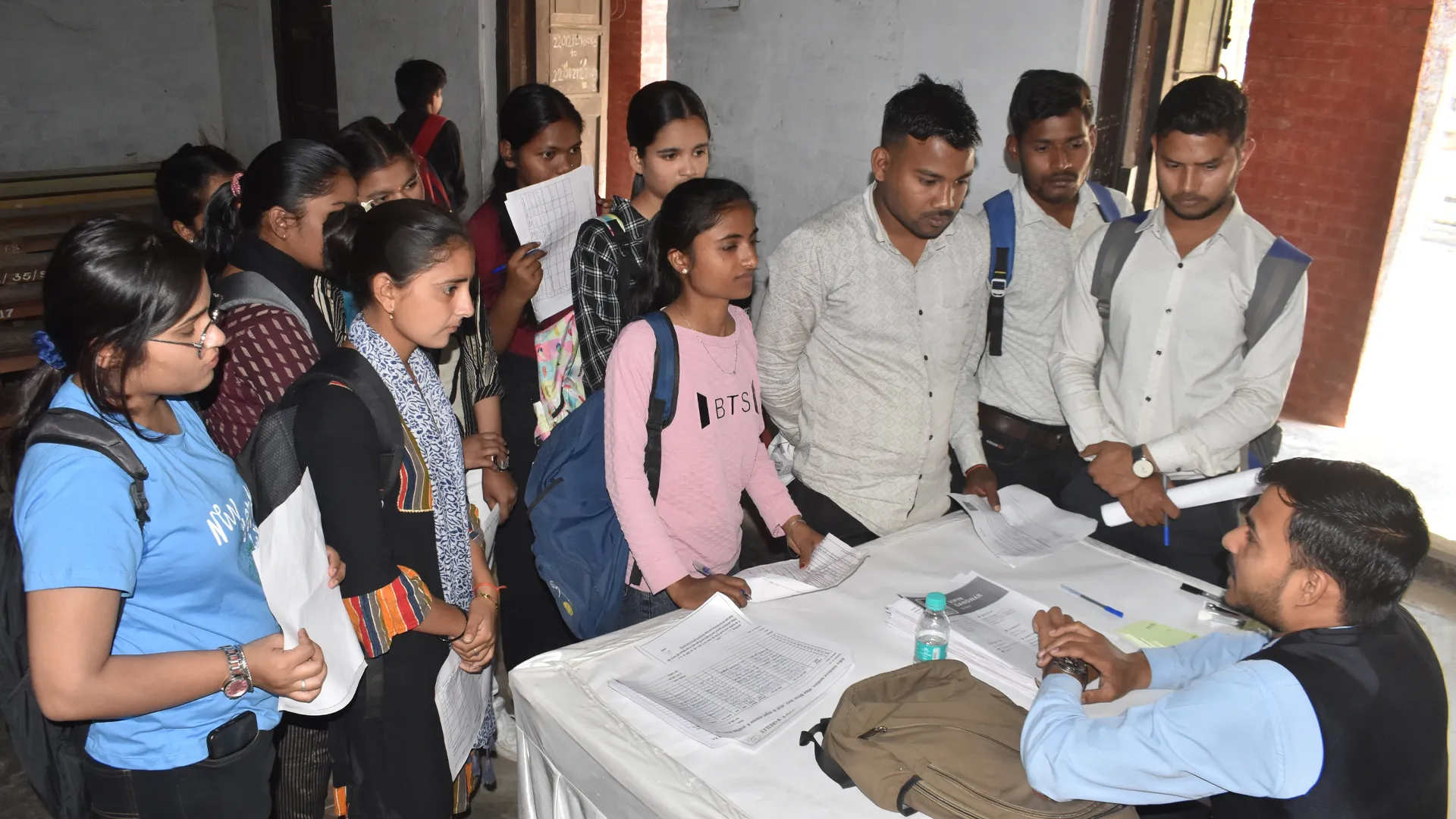 Bareilly: मिल गई नौकरी...बरेली कॉलेज रोजगार मेले के दौरान 337 का चयन