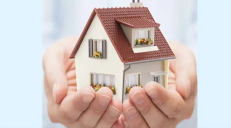 लखीमपुर खीरी: साहब...प्रधान पति नहीं मिलने दे रहे आवास, दिलाइए न्याय