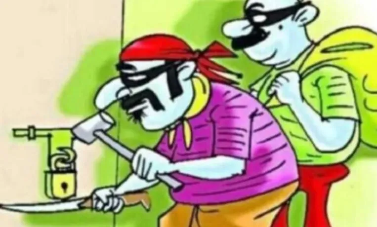 लखीमपुर खीरी: चोरों ने किसान सेवा केंद्र समेत दो दुकानों का तोड़ा ताला, लाखों की चोरी