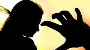 लखीमपुर खीरी: तमंचे के बल पर किया दुष्कर्म, बनाया वीडियो और अब कर रहा ब्लैकमेल