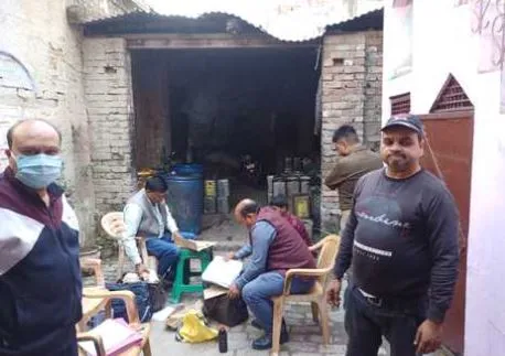 Bareilly: छापेमारी से मची खलबली...बिना लाइसेंस बना रहे थे पनीर और मावा, गोदाम सील
