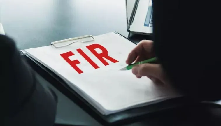 शाहजहांपुर में 33 लोगों पर FIR, ई-रिक्शा और कार की भिड़ंत में बढ़ा विवाद