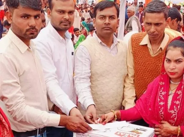 बदायूं: बेटियों के उपहार पर ही पड़ गया डांका, कार्यक्रम में हंगामा करने की हुई कोशिश, जानें मामला