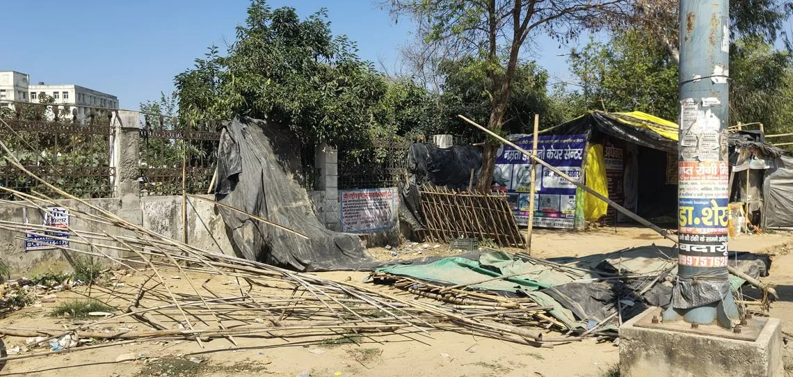 बदायूं: राजकीय मेडिकल कालेज गेट के पास हटाया अतिक्रमण, प्राचार्य ने डीएम-एसएसपी को लिखा था पत्र