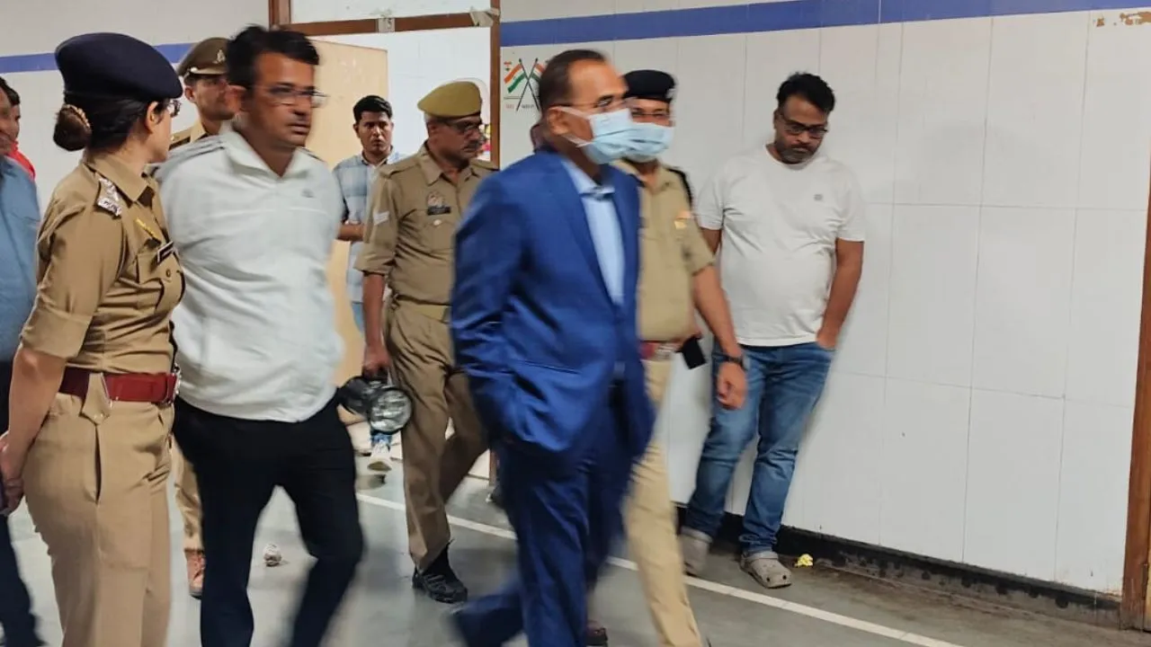 आगरा लखनऊ एक्सप्रेस-वे पर कन्नौज में बस का टायर फटने से पलटी...एक की मौत व 54 घायल, श्रद्धालुओं को लेकर मेहंदीपुर बालाजी से आ रही थी...