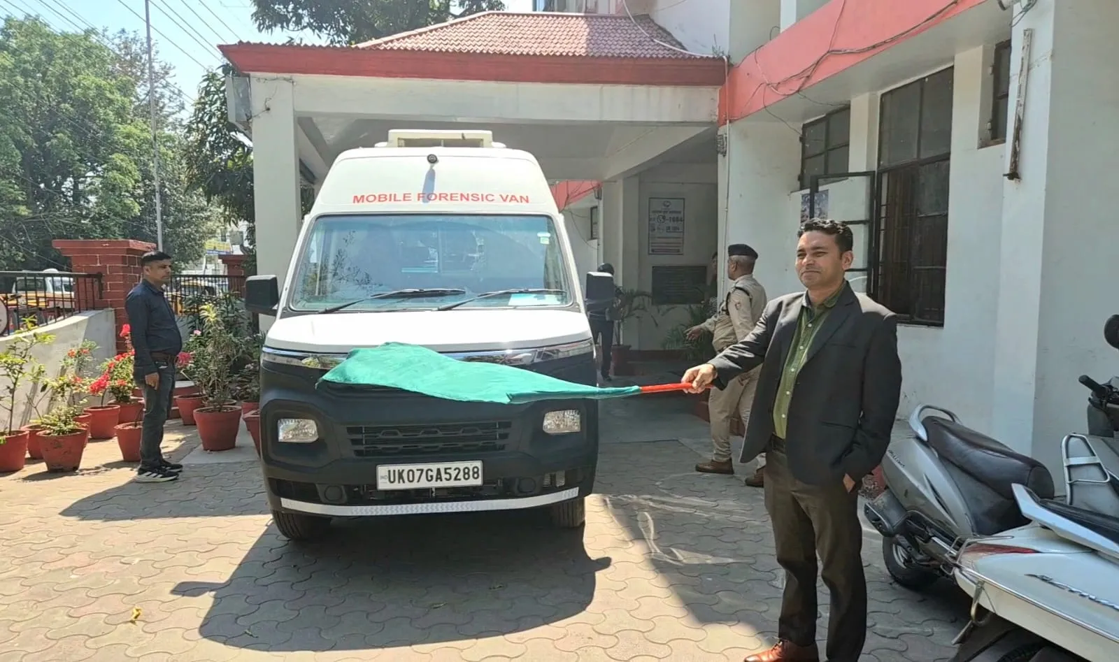 अब हाईटेक फॉरेंसिक वैन खोलेगी अपराध का हर राज  