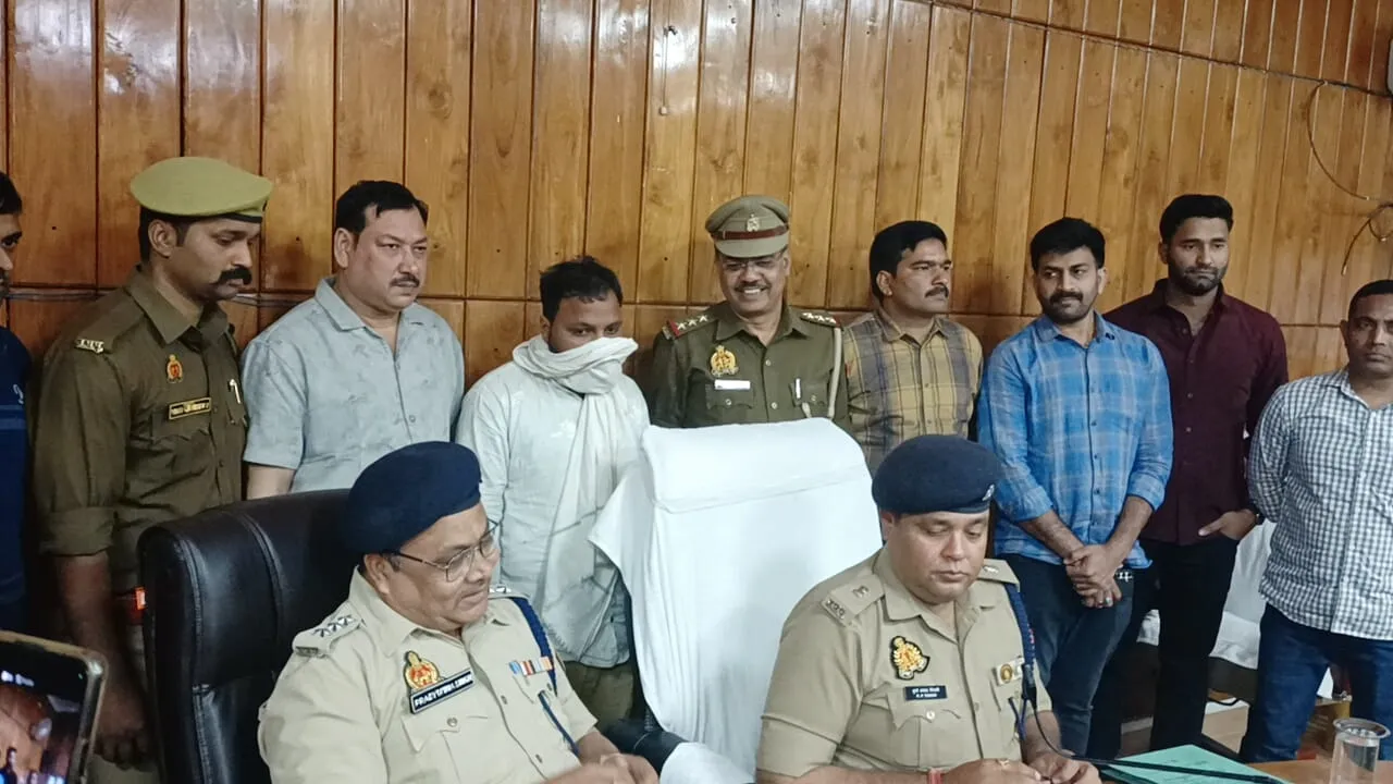 बहराइच: प्रेमिका ने शादी का बनाया दबाव, तो प्रेमी ने हत्या कर धड़ से अलग कर दिया था सिर, सालार मूवी देख वारदात को दिया अंजाम, पुलिस का खुलासा