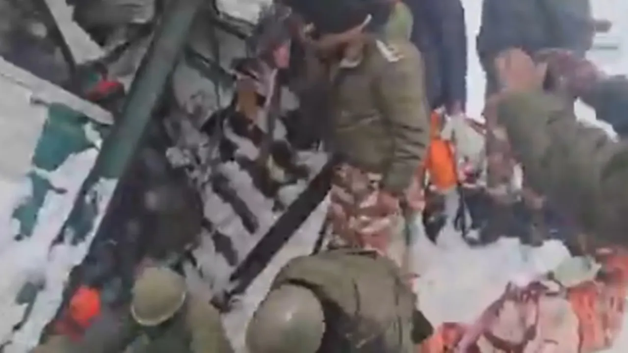 Ballia News: उत्तराखंड हिमस्खलन में बलिया के राम सुजान सिंह लापता, परिजन परेशान 