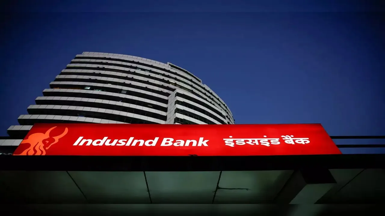 Indusind Bank का शेयर 23 फीसदी टूटा, 52 सप्ताह के निचले स्तर पर 
