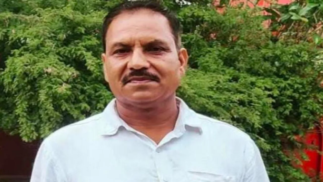 गोंडा: शिक्षामित्रों के मानदेय भुगतान में लापरवाही, लेखा लिपिक निलंबित