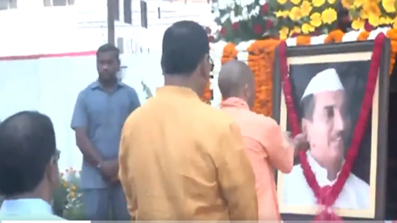 हेमवती नंदन बहुगुणा ने संघर्षों से प्रशस्त किया था अपना मार्ग, पुण्यतिथि पर मुख्यमंत्री योगी ने दी श्रद्धांजलि